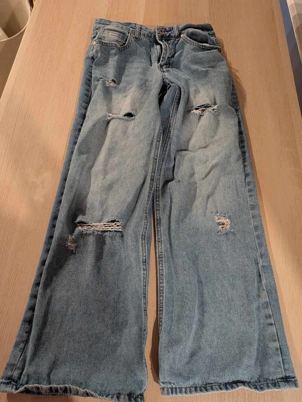 Distressed Light Blue Wide-Leg Women's Jeans